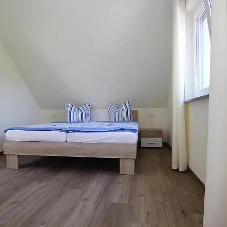 Hafenflair Am Plauer *