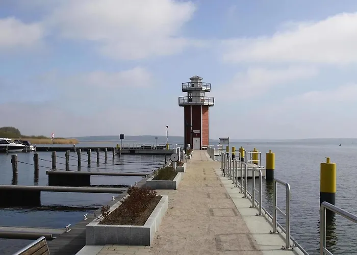 Hafenflair Am Plauer *