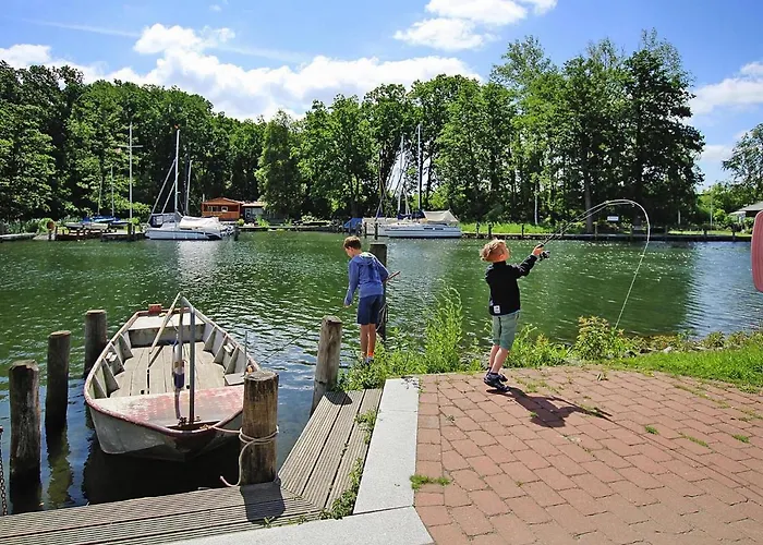 Hafenflair Am Plauer